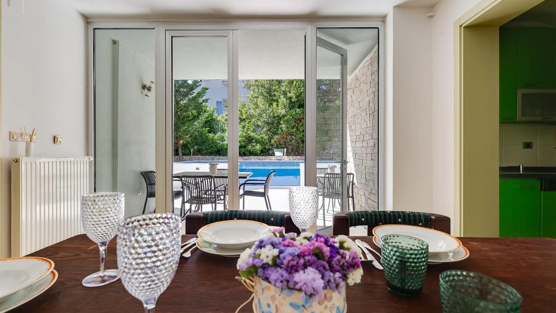 Spacious Apartment With Private Heated Pool, Diklo Zadar